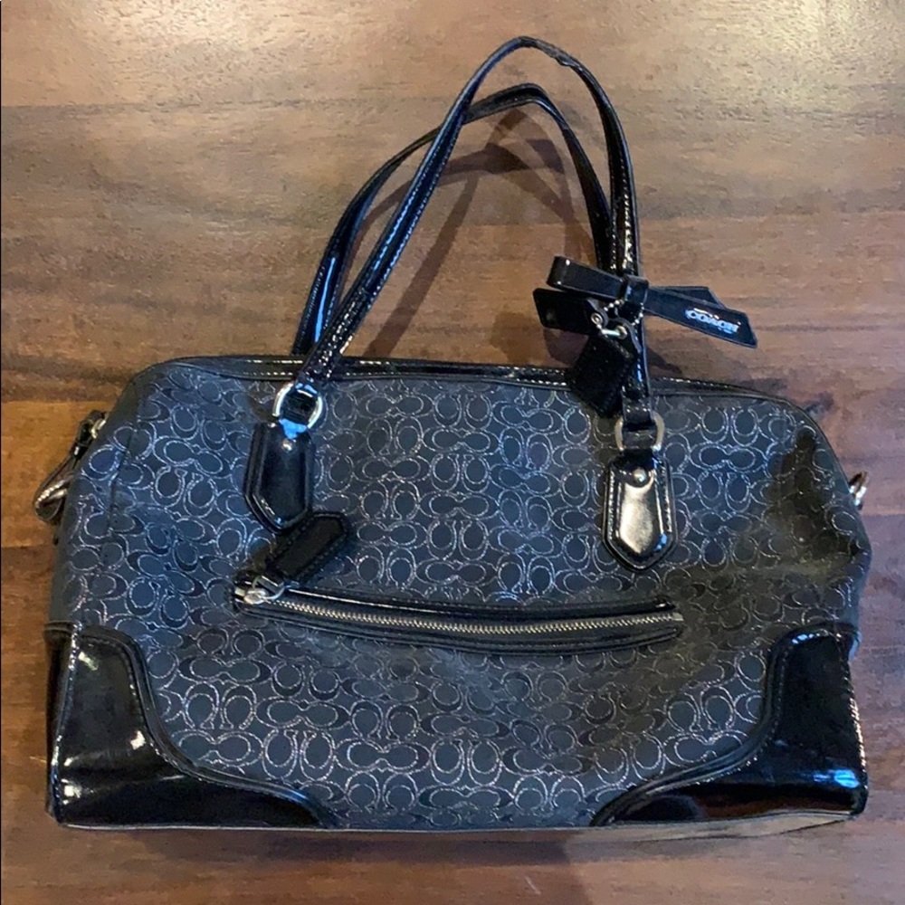 Beautiful black Coach Purse w  bow accent 😘